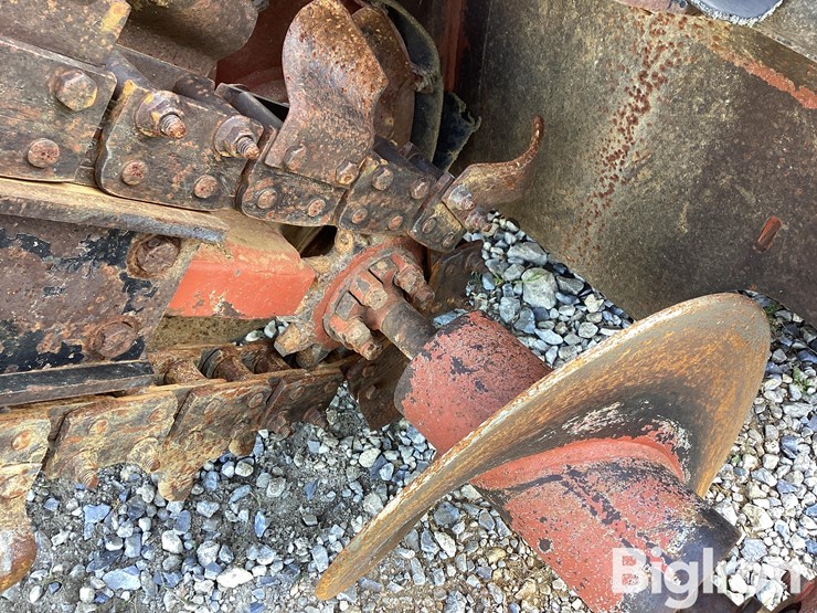 2012-ditch-witch-rt16-image-12