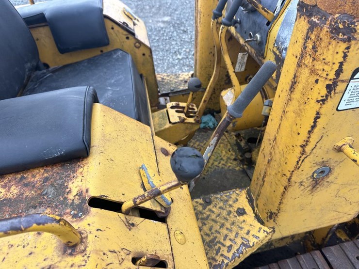 john-deere-350-image-32