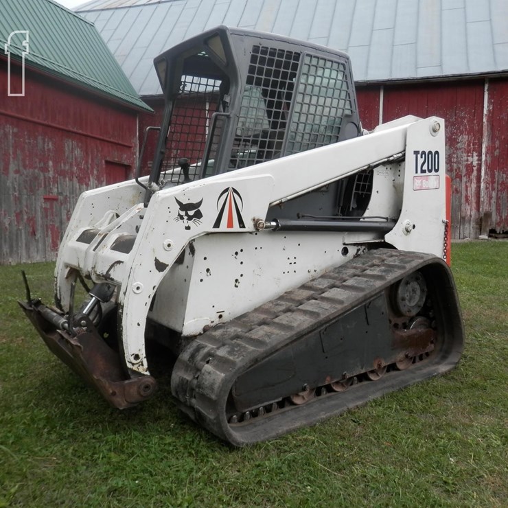 2002 BOBCAT T200