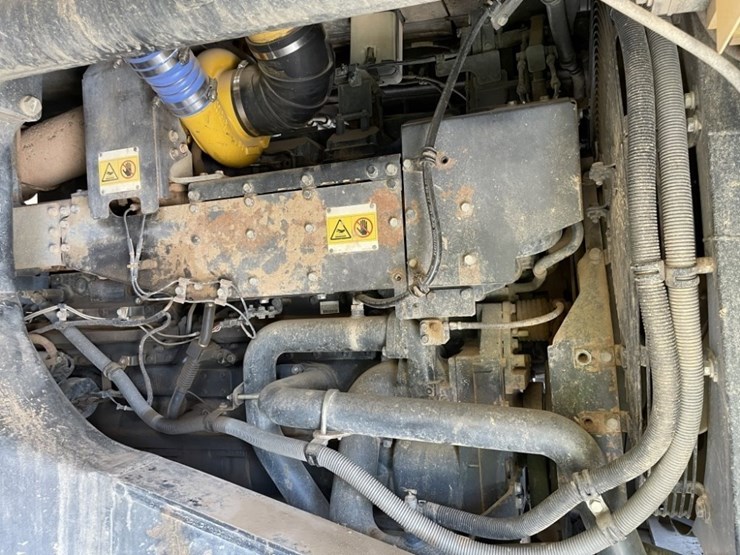 2015-komatsu-hd605-7e0-image-23