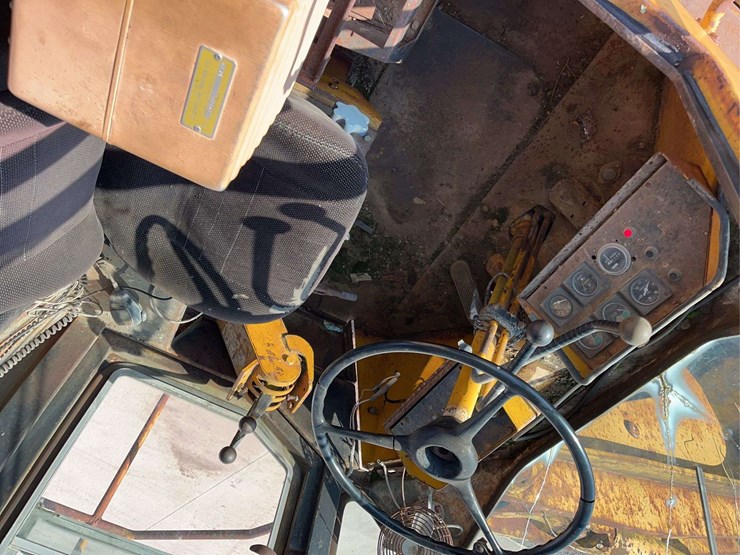 clark-125-wheel-loader-image-19