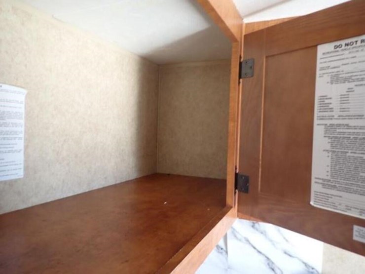 2012-skyline-nomad-t/a-travel-trailer-1se200r21cf0-image-29