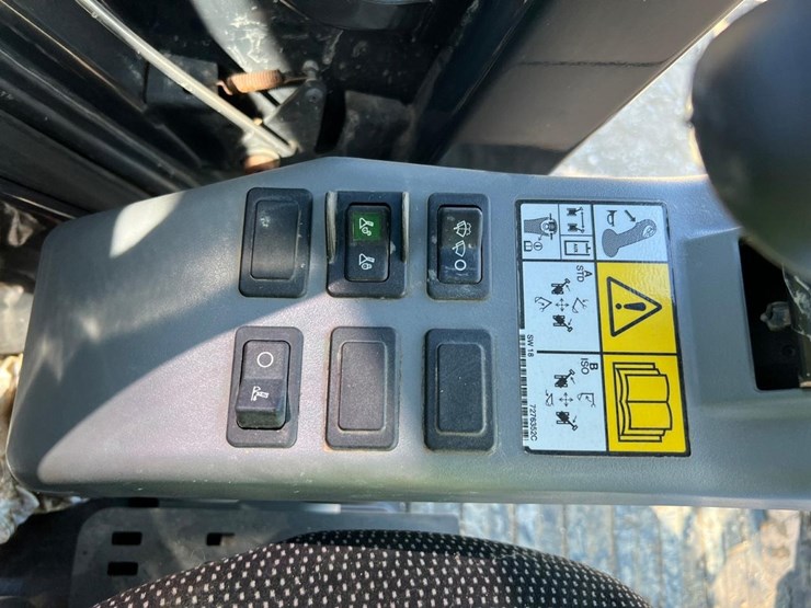 2022-bobcat-e88-image-34