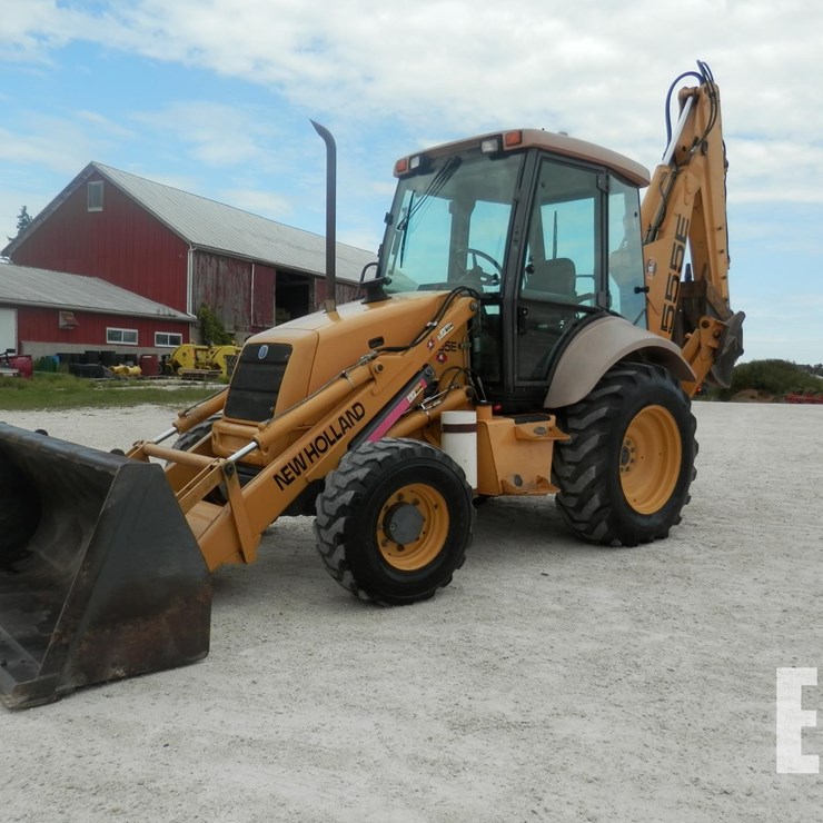 NEW HOLLAND 555E