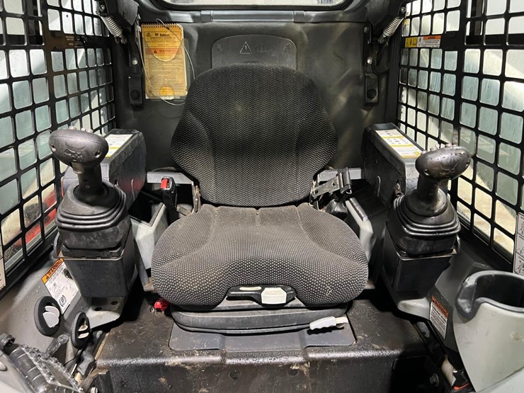 2020-bobcat-t770-image-21