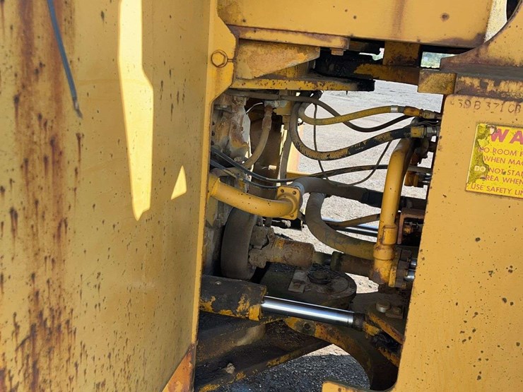 clark-125-wheel-loader-image-15