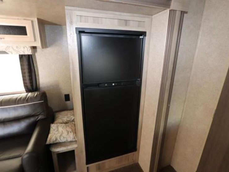 2020-catalina-241rls-travel-trailer-5zt2canb1lu034-image-20