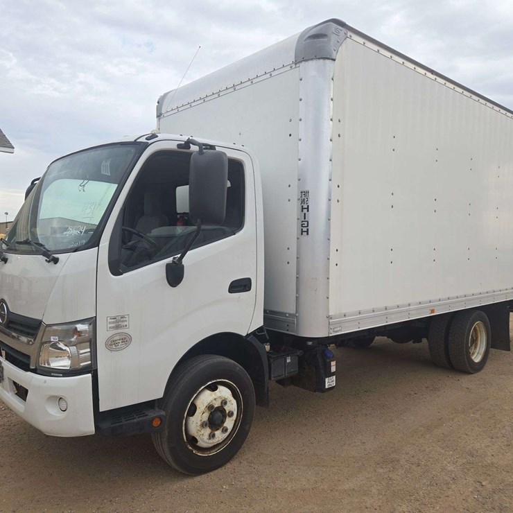 2019 HINO 195