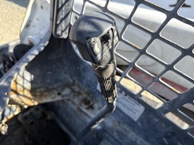 2017-bobcat-t550-image-52