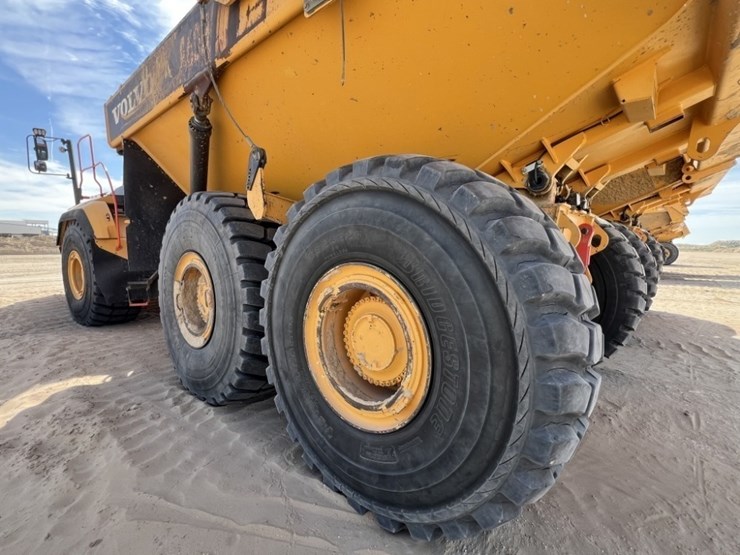 2021-volvo-a60h-image-8