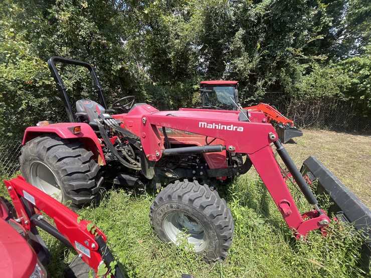2019-mahindra-4540-image-4