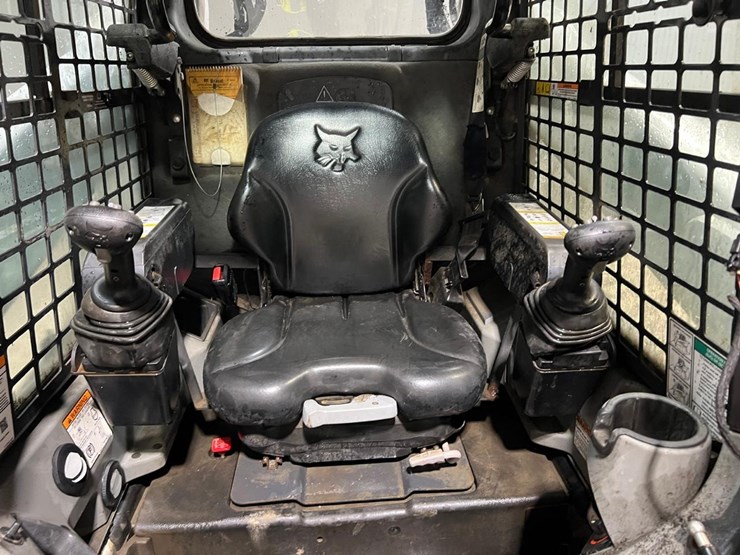 2019-bobcat-t740-image-21