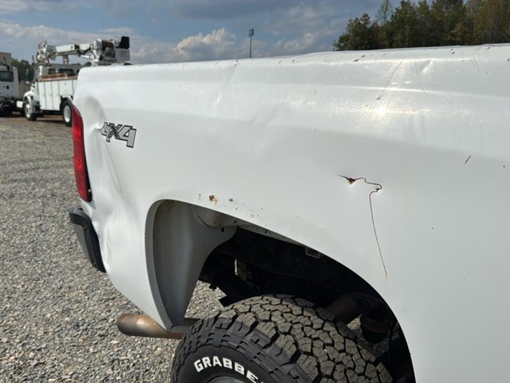 2012-chevrolet-2500-image-22