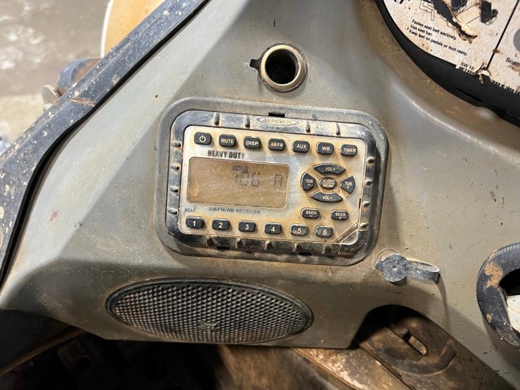 2021-bobcat-t770-image-30