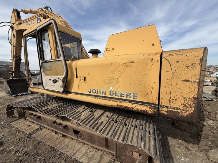 deere-790d-image-16