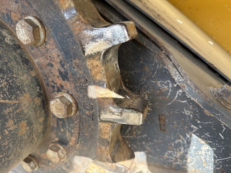 deere-331g-image-55