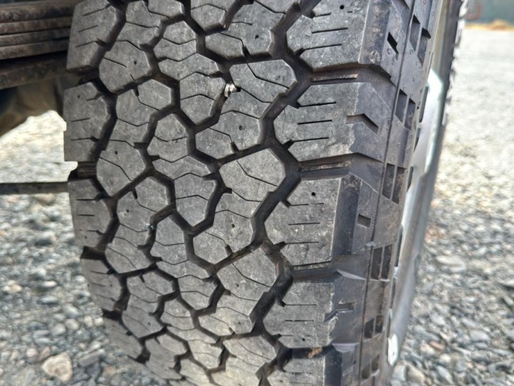 2012-chevrolet-2500-image-15