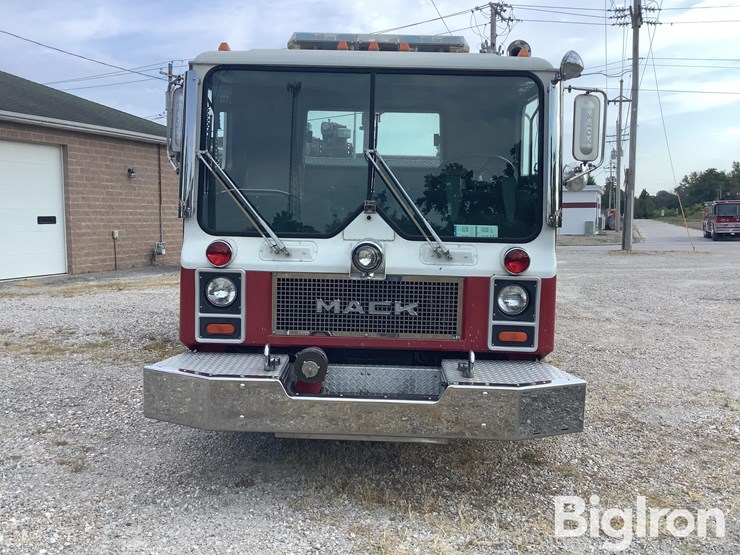 1981-mack-fire-apparatus-image-2