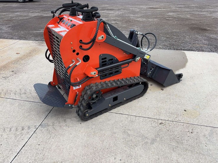sdll10-mini-skid-loader-image-3