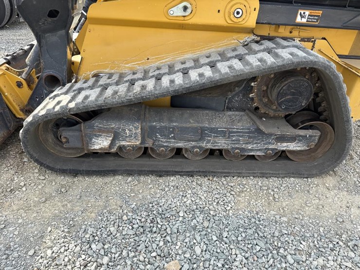 deere-331g-image-41