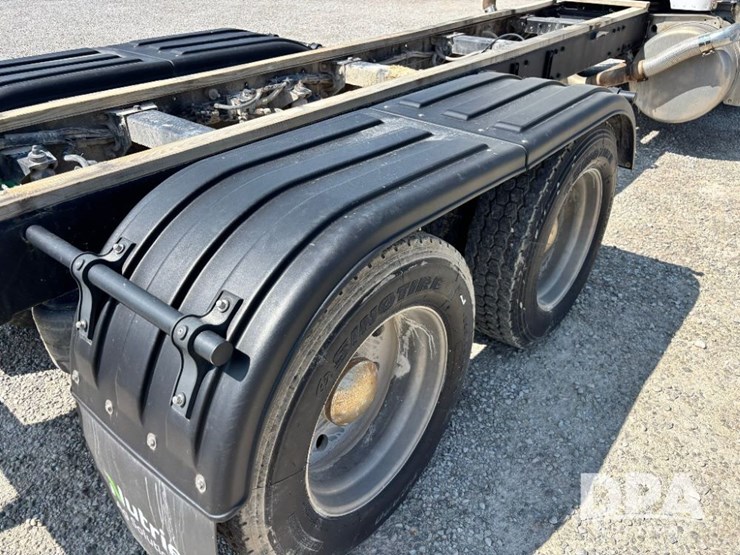 1986-peterbilt-359-image-39
