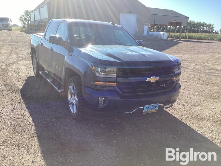 2018-chevrolet-silverado-1500-lt-image-3