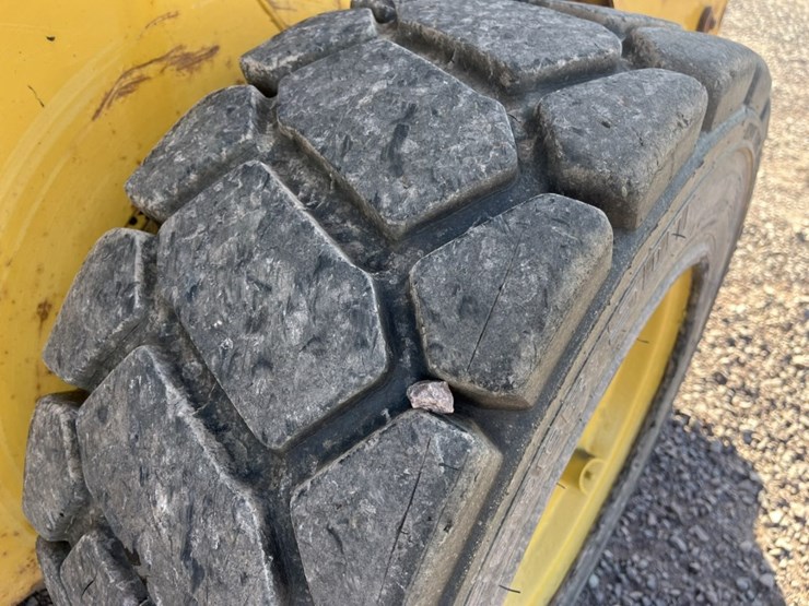 2012-caterpillar-272d-image-66