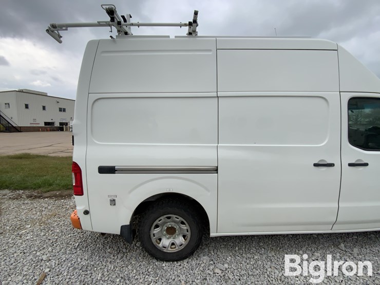 2017-nissan-nv2500-image-13