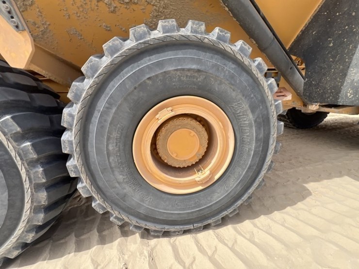 2021-volvo-a60h-image-23