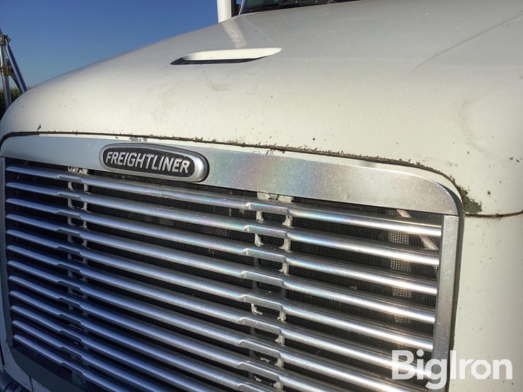 1999-freightliner-flc120-image-13