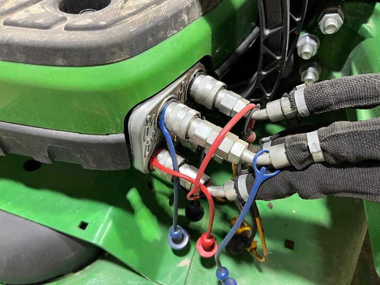 john-deere-1025r-image-18