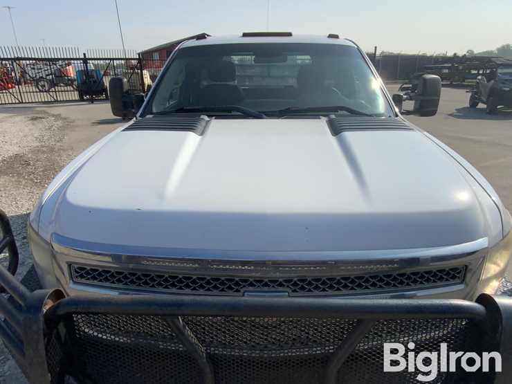 2013-chevrolet-silverado-3500-image-12
