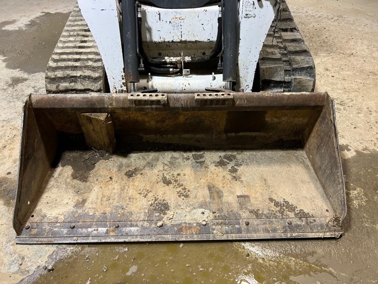 2016-bobcat-t870-image-10