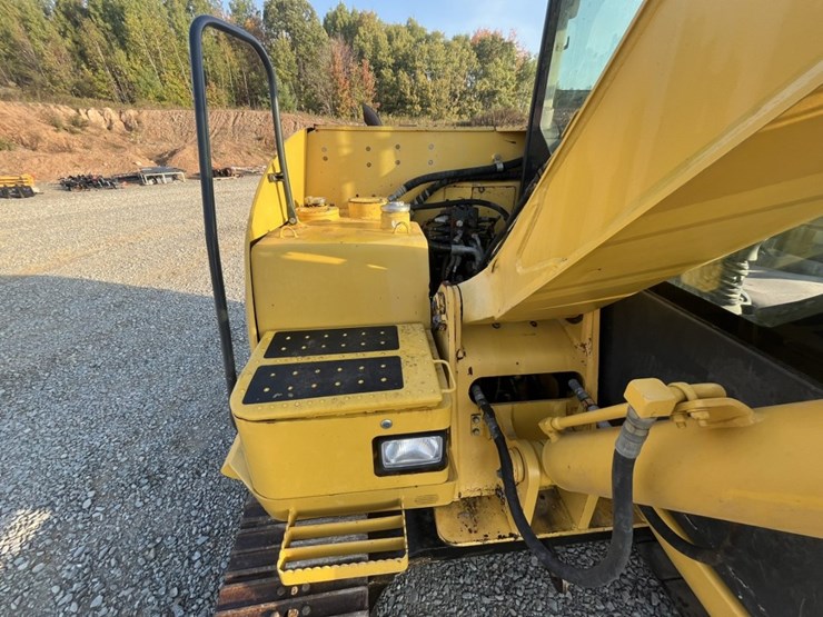 2012-komatsu-pc70-image-20