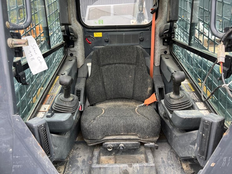 2020-deere-324g-image-18