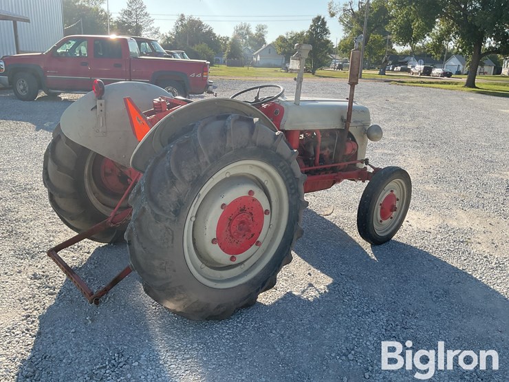 1943-ford-9n-image-5