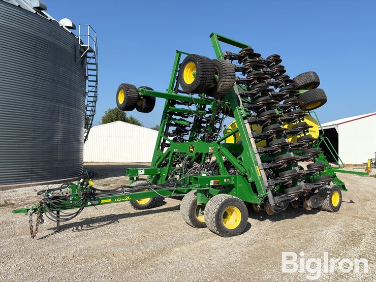 2022-john-deere-n542c-image-1