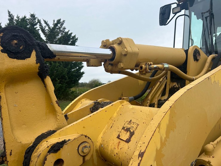 caterpillar-938g-image-13