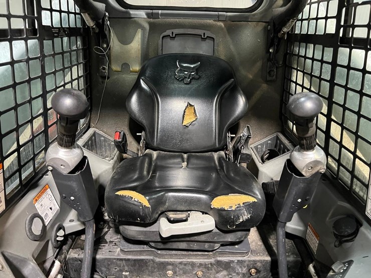 2017-bobcat-s570-image-18