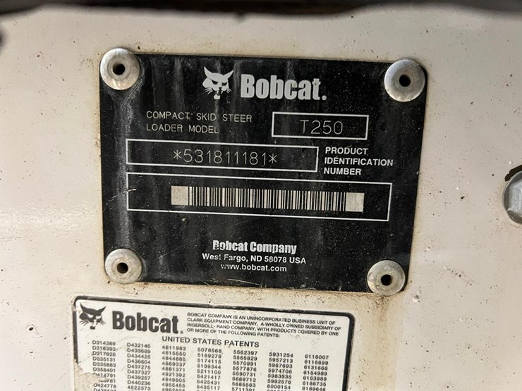 2006-bobcat-t250-image-31