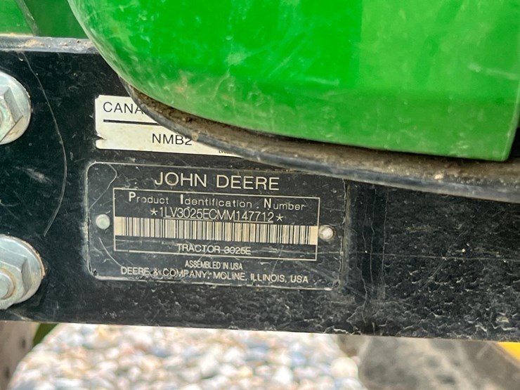 2021-john-deere-3025e-image-33
