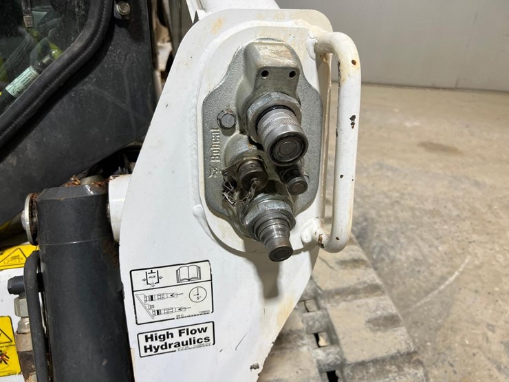 2023-bobcat-t770-image-11