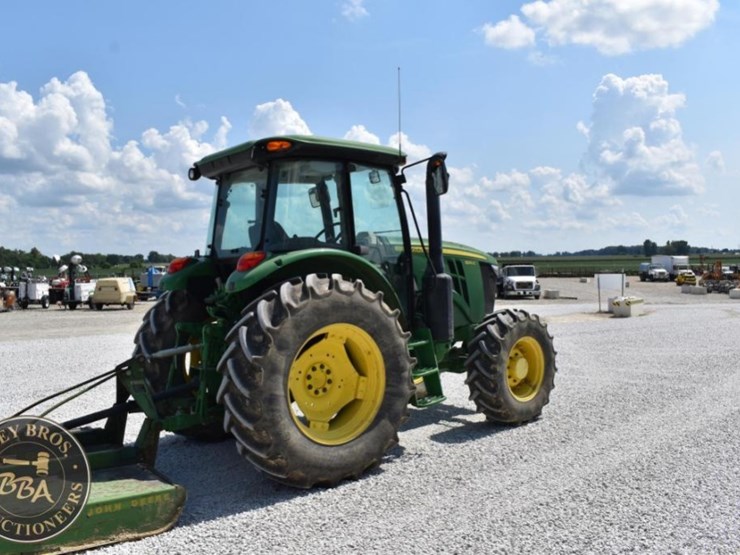 2017-john-deere-6120e-image-11