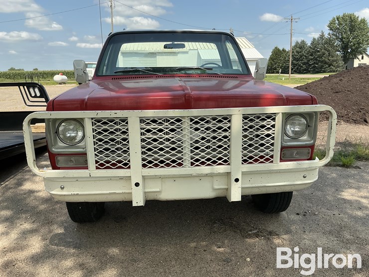 1975-chevrolet-custom-deluxe-image-2