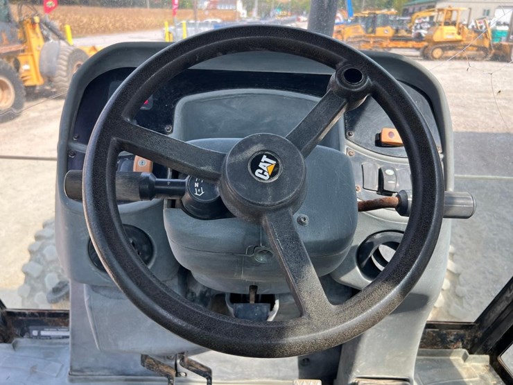 caterpillar-430d-image-30