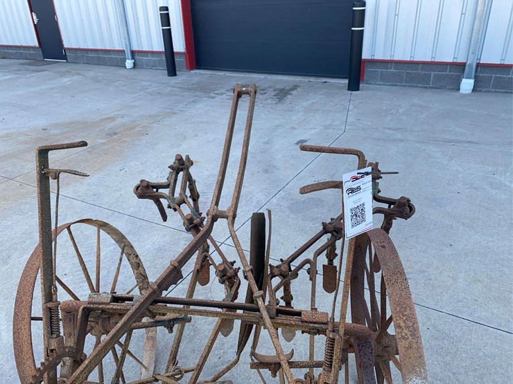 metal-horse-drawn-cultivator-image-7