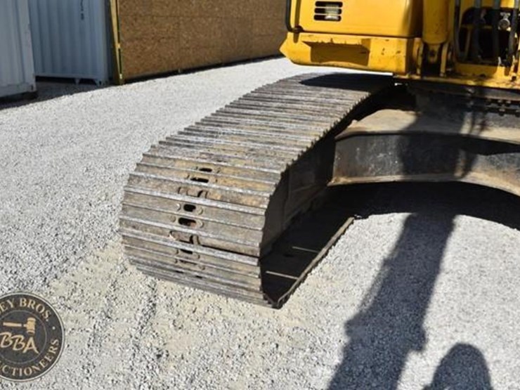 2014-komatsu-pc210-10-image-62