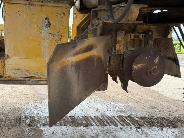 #1415-•-gomaco-gt3600-curb-machine-image-79