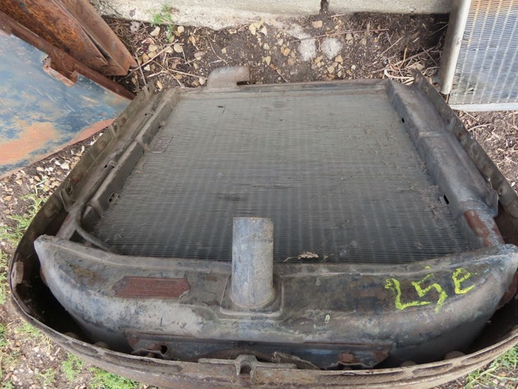 studebaker-grill-with-radiator-image-3