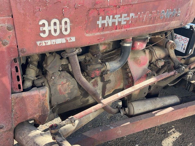 1950-international-300-image-15